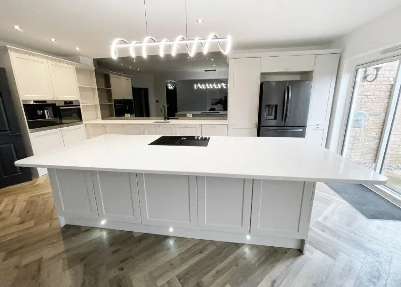In2Corporate Ltd - Huge General Auction With Over 700 Lots including Kitchens, Furniture, Vehicles and more - Auction Image 8