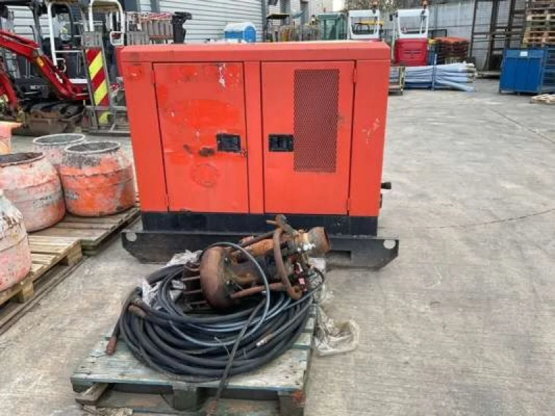 BPI Auctions - 2006 CAT 5T Forklift, Godwin Water Pumps, Nederman Filtercart Fume Extraction Unit & more at Auction - Auction Image 4