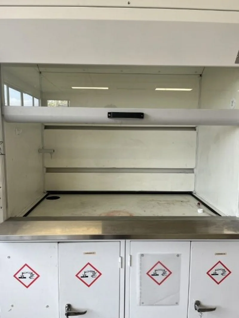 JPS Chartered Surveyors - ILS K8 Fume Cupboard Extractor Auction - Auction Image 2