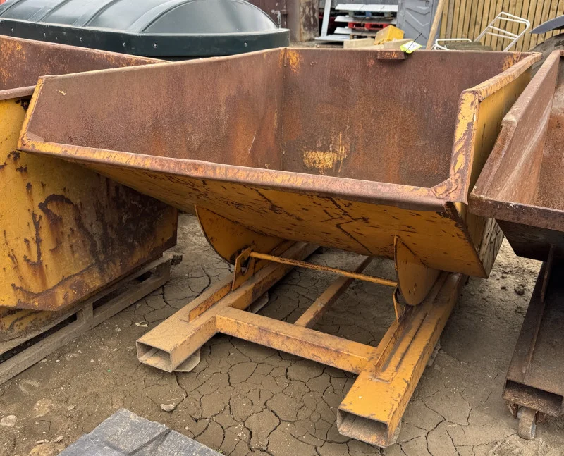 Pinder Asset Solutions Ltd - Stocks, Shop Fittings & Racking from Depots of a Major Builders Merchant, Over 80 Steel Girders, 2025 JAC Forklift, Gulf Stream Sun Voyager RV - Auction Image 6