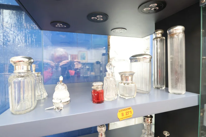 Lithgow Sons & Partners - Collectables, Curio, Antique & Contemporary Furniture at Auction - Auction Image 5
