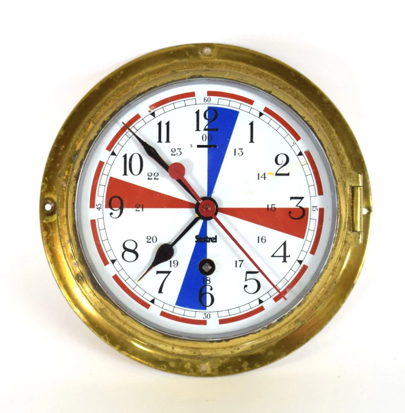 W & H Peacock - Antique Furniture, Clocks, Paintings, Silver, Ceramics, Glass, Collectors' Items and Jewellery at Auction - Auction Image 5