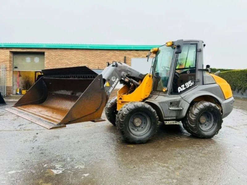Universal Auctions Group Ltd - Massive Multi-Lot Auction; Ex-Fleet Vans, Agri, Construction & Heavy Plant Machinery And Much More! - Auction Image 3