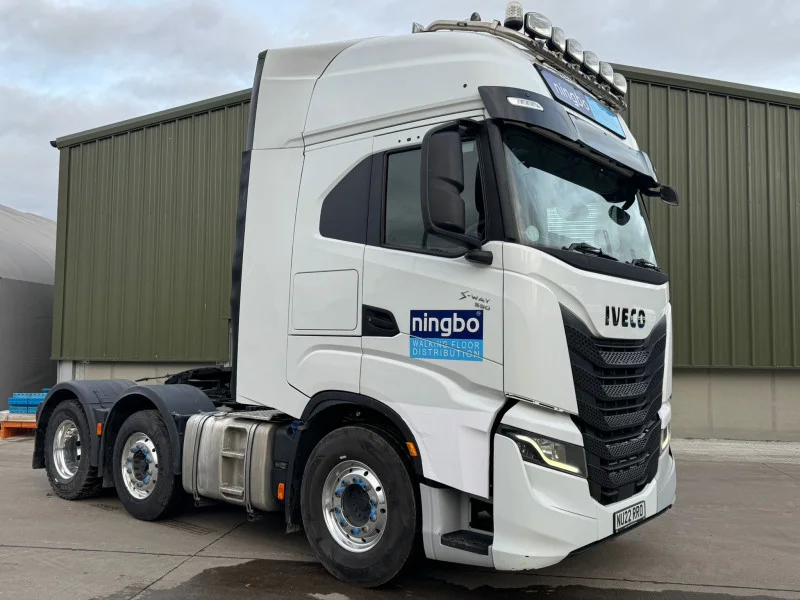 BPI Auctions - Commercial Vehicles Auction to include: Tractor Units, Skip Loader, Curtainside Lorries, Tri-Axle Skeleton Trailer, Minibus & More - Auction Image 5