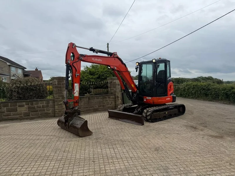 Universal Auctions Group Ltd - Massive Multi Lot Auction: Ex-Fleet Vans, Agri, Construction & Heavy Plant Machinery & Much More - Auction Image 4