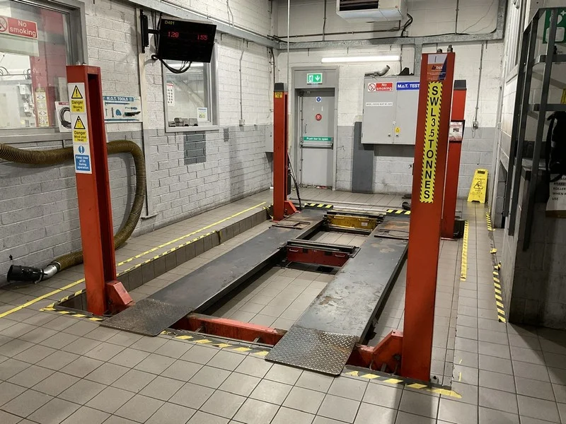 BPI Auctions - Remaining Contents of Renault Car Garage Auction to include Post Lifts, Wheel Balancer, Boston MOT Station & More - Auction Image 1