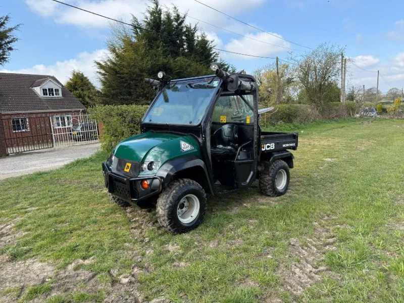 Universal Auctions Group Ltd - New & Pre-Owned Heavy and Light Plant Auction: Excavators, Tractors, Agri, Forklifts, Telehandlers & More - Auction Image 3