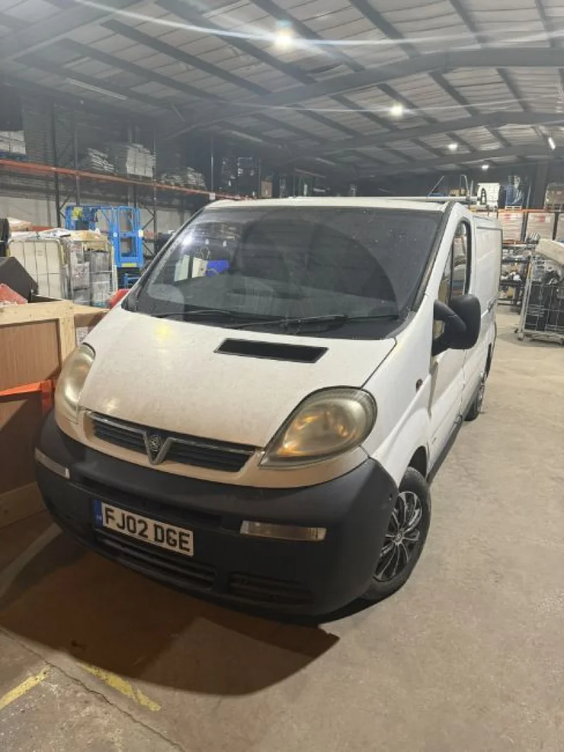 JPS Chartered Surveyors - Vehicle Auction - Mercedes-Bena Luton and Vauxhall Vivaro Van - Auction Image 2