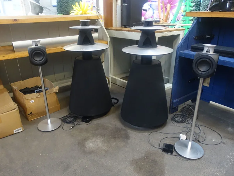 W & H Peacock - Ex Event Hire Kit, Display Props, Audio Visual Equipment and Vehicles - Auction Image 7