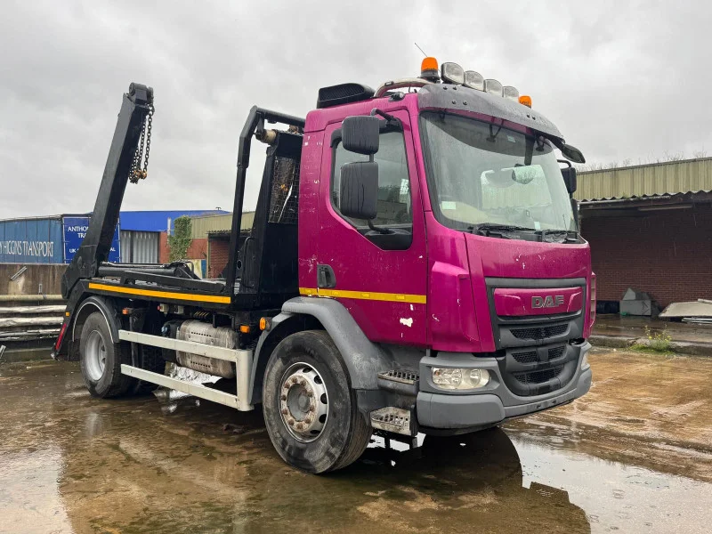 BPI Auctions - Commercial Vehicles Auction to include: Tractor Units, Skip Loader, Curtainside Lorries, Tri-Axle Skeleton Trailer, Minibus & More - Auction Image 2