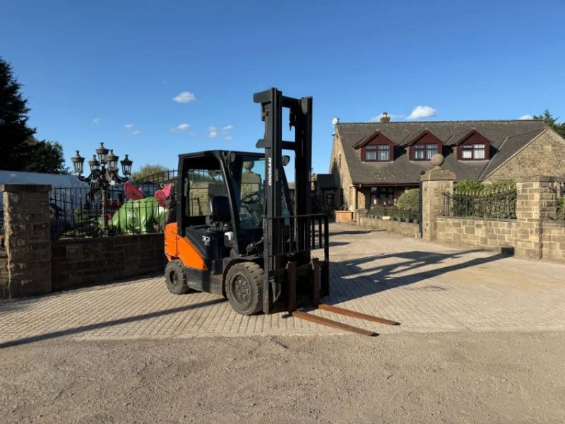 Universal Auctions Group Ltd - New Weekly Vehicles, Plant & Machinery Auction, Weekly Sale 2 of 2 - Auction Image 2