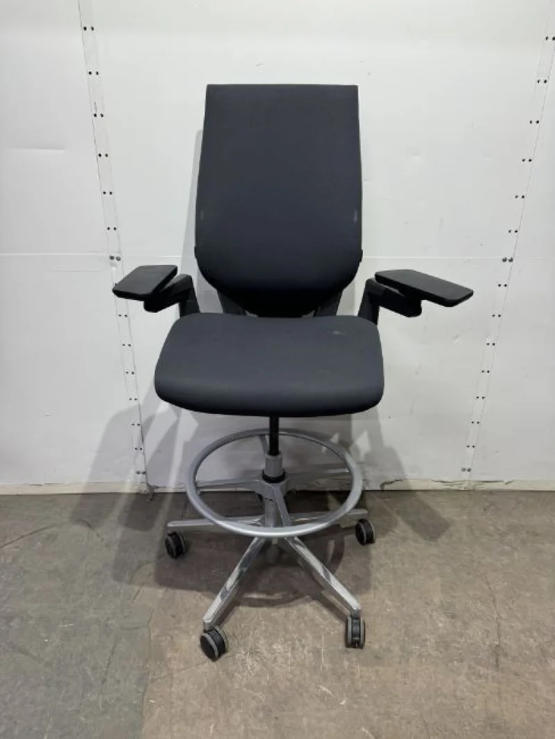 JPS Chartered Surveyors - Furniture Auction Featuring Office Furniture | Table Lamps | Rugs | Armchairs & More - Auction Image 1
