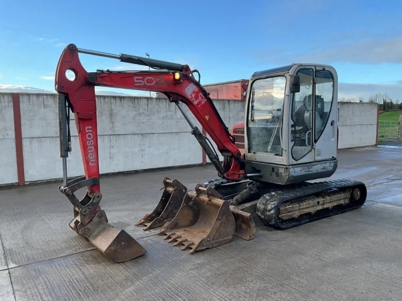 Mid Ulster Auctions Ltd - Machinery Auction to include: Tractors, Diesel Teletruck, Dumper, Diesel Truck Mounted Forklift, Excavators & More - Auction Image 6