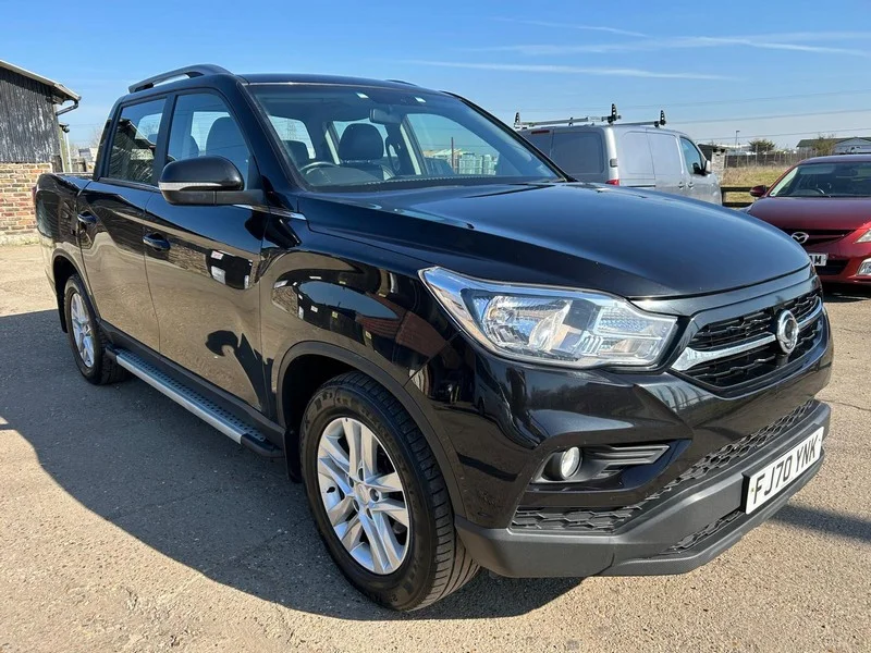 Lambert Smith Hampton - Collective Online Auction to Include Motor Vehicles, Picture Framing Equipment & Moulding Stock, High-end Furniture & PPE Stock - Auction Image 8