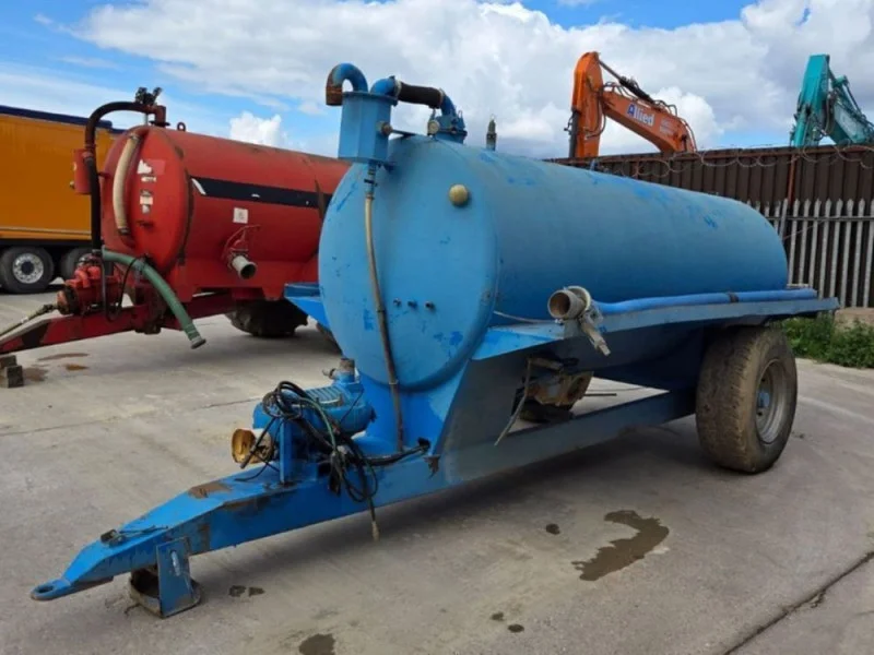 Mid Ulster Auctions Ltd - Machinery Auction to include Tractors, Dumpers, Forklifts, Scissor Lifts, Power Float & More - Auction Image 6