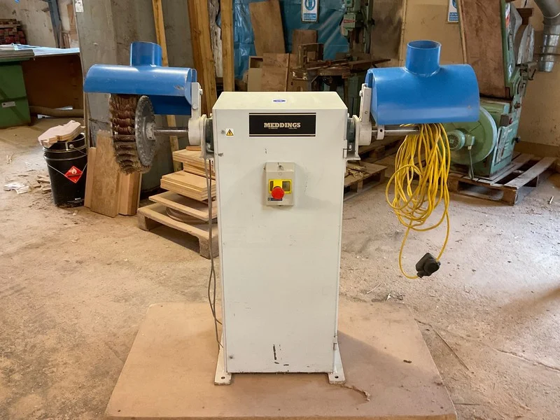 BPI Auctions - Entire Contents of Joinery Workshop Auction to include Machinery, Forklift Truck, Workbenches, Spray Booths & More - Auction Image 6