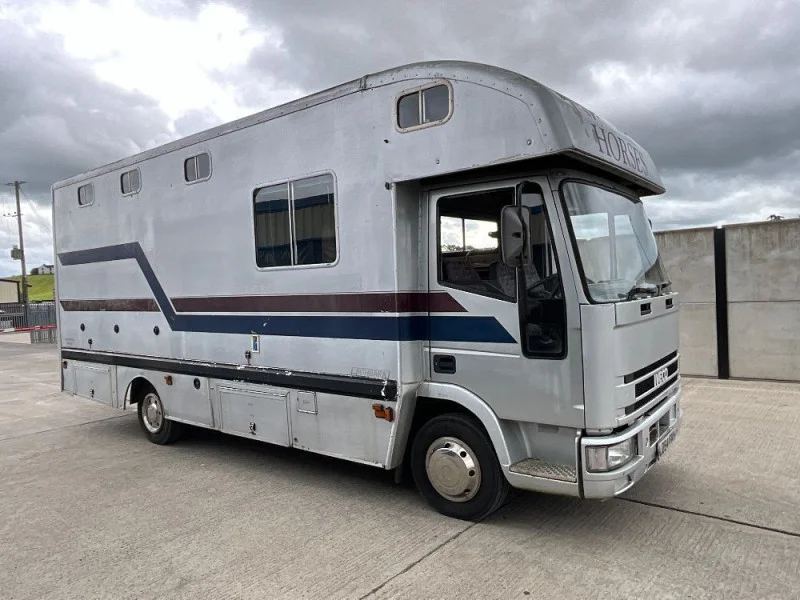 Mid Ulster Auctions Ltd - Vehicle Auction to include: Vans, Campervans, Curtainsider Trailers, Lorries, Horse Lorry & More - Auction Image 4