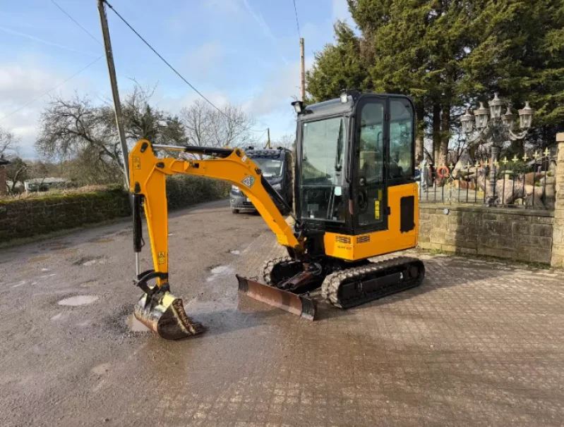 Universal Auctions Group Ltd - Major Clearance Auction, Over 700 lots: Ex-Fleet Vehicles, Agri & Farm, Heavy Plant, Machinery, HGVs & Much More - Auction Image 5