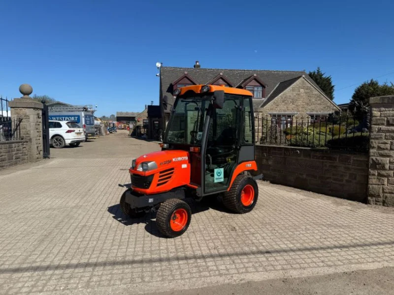 Universal Auctions Group Ltd - New & Pre-Owned Heavy and Light Plant Auction: Excavators, Tractors, Agri, Forklifts, Telehandlers & More - Auction Image 2