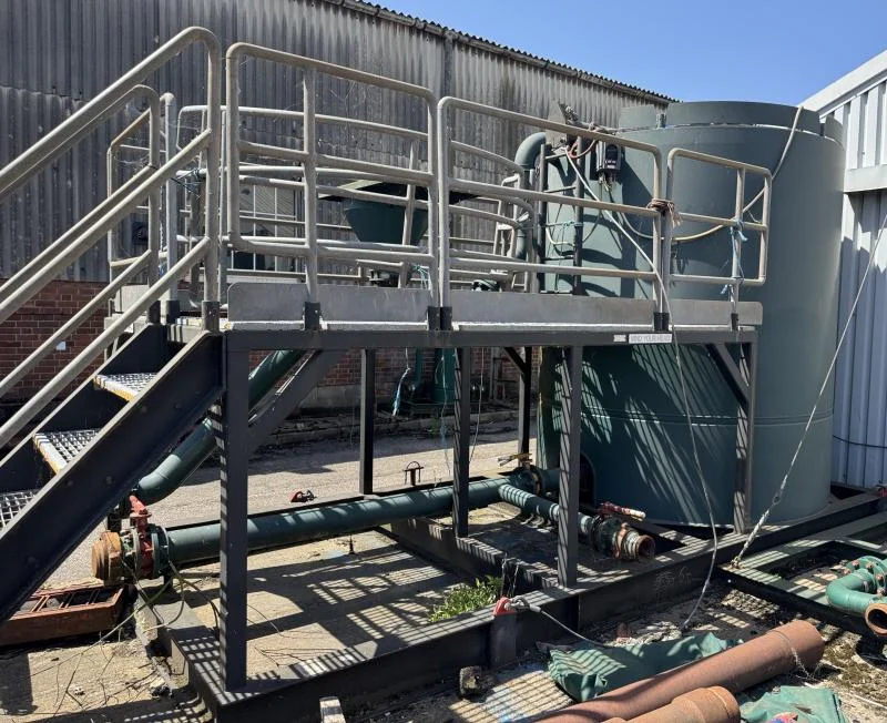 Pinder Asset Solutions Ltd - 4 Derrick Shale Shakers, Mud Pumps, Dragon Frac Tank Trailers; Fuel, Water and Shaker Tanks; Failing Rigid Mast, Containers, Work Trestles, Hose, Connectors from a Land Drilling Company at Auction - Auction Image 6
