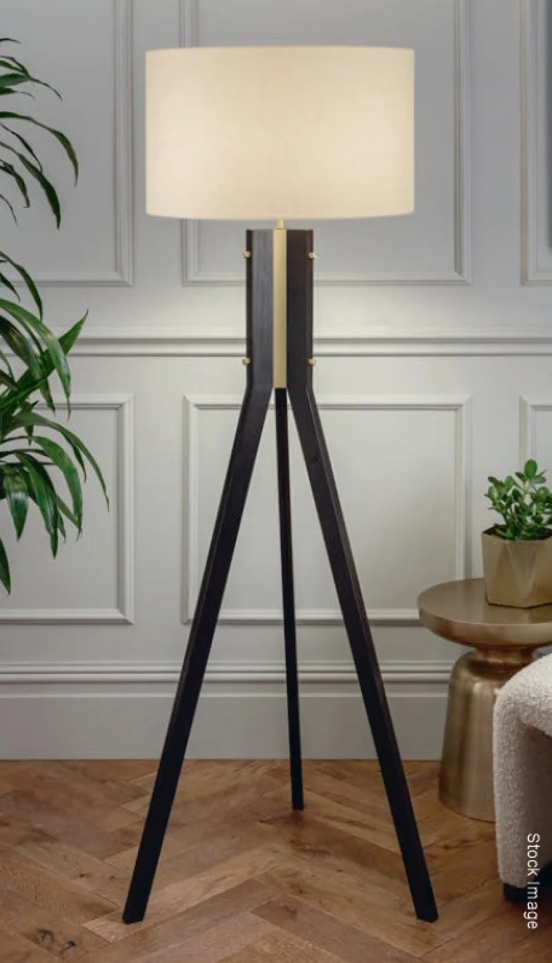 In2Corporate Ltd - Luxury Lighting from a Prestigious Manufacturer - Auction Image 9