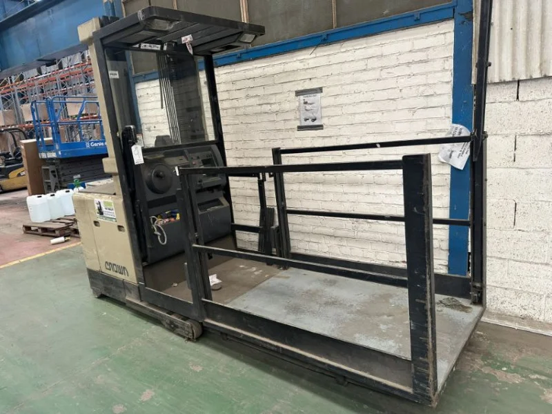 JPS Chartered Surveyors - Plant Auction to include Jungheinrich Order Picker, CAT Forklift, Crown Bay Picker, Compressors & Genie Scissor Lift - Auction Image 3