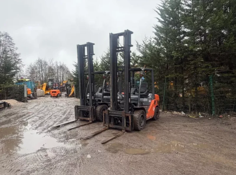 Universal Auctions Group Ltd - Massive Multi-Lot Auction; Ex-Fleet Vans, Agri, Construction & Heavy Plant Machinery And Much More! - Auction Image 8