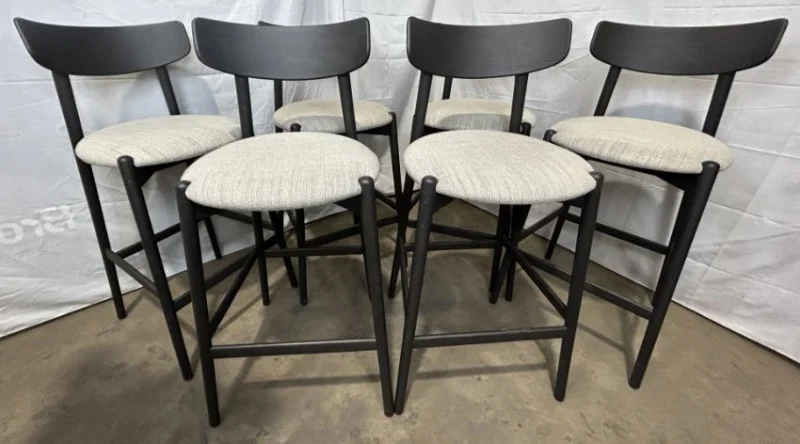 JPS Chartered Surveyors - High Quality Office Furniture Auction to include Various Sized Workstations, Boardroom Table, Office Chairs, Lamps, TV Stands & More - Auction Image 6