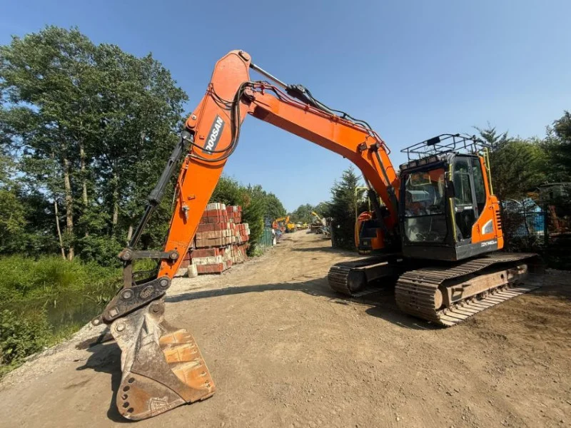Universal Auctions Group Ltd - New Plant, Machinery & Vehicle Auction! Weekly sale 1 of 2 - Auction Image 4