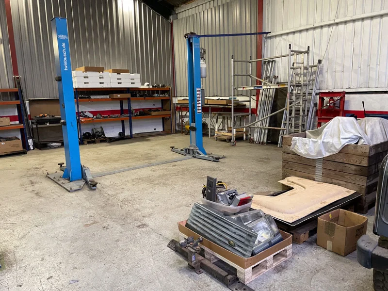 W & H Peacock - Garage Equipment, Tools & Stock of an Automotive Development Engineer at Auction - Auction Image 3