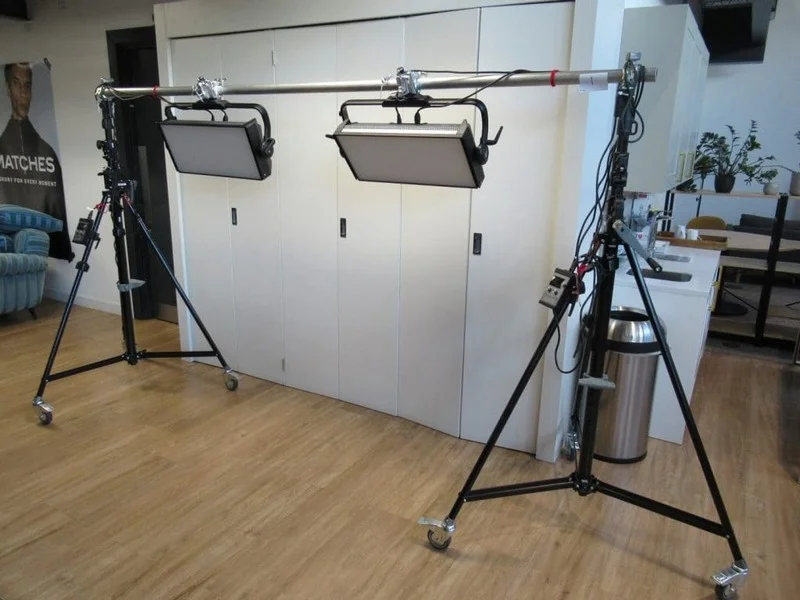 Hilco Global Europe - Assets Comprising Studio Equipment, IT & Furniture Auction - Auction Image 1