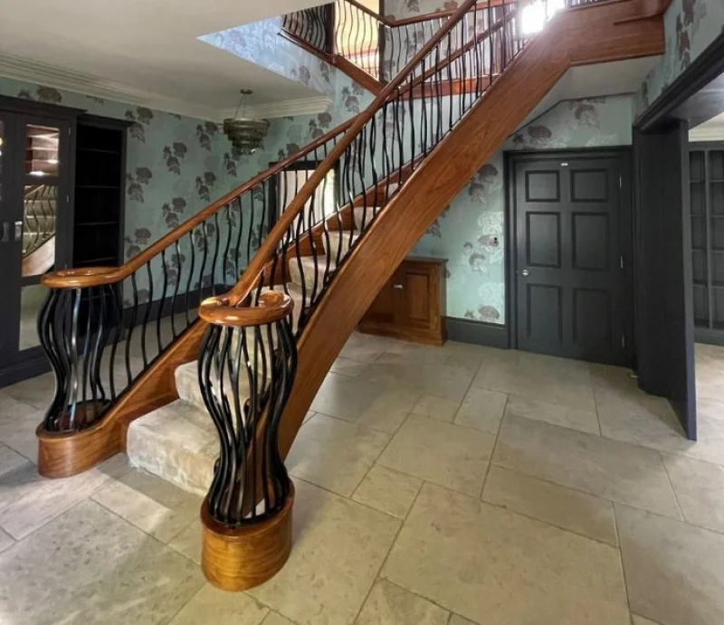 In2Corporate Ltd - Bespoke Staircase, Bar, Conservatory, Chandeliers, Fitted Furniture - Auction Day 2 - Auction Image 1