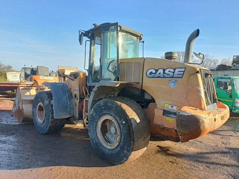 Hilco Global Europe - CASE 821F Wheeled Loading Shovel & Hyster Forklift Auction - Auction Image 1