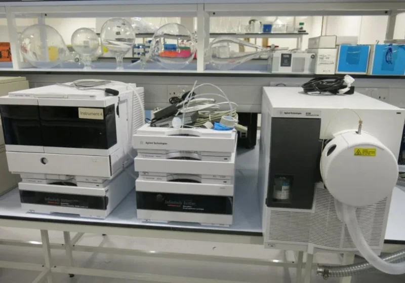 G J Wisdom & Co - Huge On-Site Sale For The Entire Contents Of Laboratories & Scientific Equipment - Auction Image 11