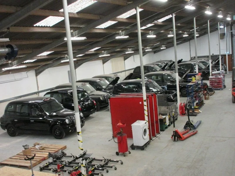 Lambert Smith Hampton - Southampton - Garage Equipment, Forklift, Compressor, Petrol Engines, Stock, Motor Vehicles, etc - Auction Image 7