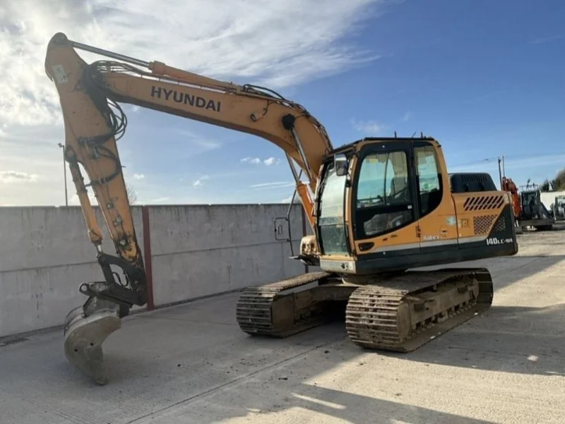 Mid Ulster Auctions Ltd - Plant & Construction Machinery, Agricultural, Forklifts & Vandal Stores - Auction Image 2