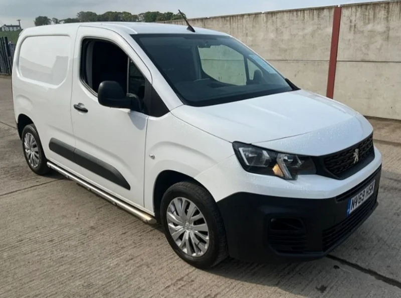 Mid Ulster Auctions Ltd - Vans, Cars, HGV's Auction - Auction Image 2