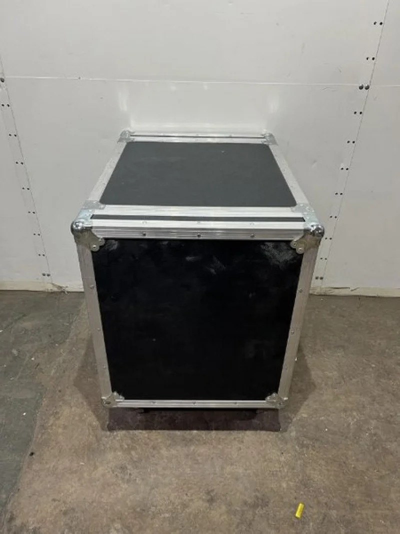 JPS Chartered Surveyors - Professional Audio & Lighting Equipment Auction - DJ Mixers, Floor Monitors, Speakers, Subwoofers, Moving Lights, & More - Auction Image 2