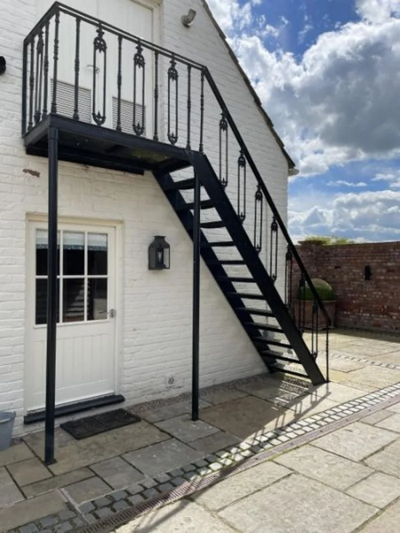 In2Corporate Ltd - Spiral Wine Cellar, Safe Room, 75ft Outbuilding, Loft Kitchen, Flooring - Auction Day 1 - Auction Image 2