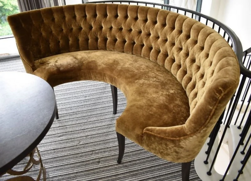In2Corporate Ltd - Bespoke Staircase, Bar, Conservatory, Chandeliers, Fitted Furniture - Auction Day 2 - Auction Image 2