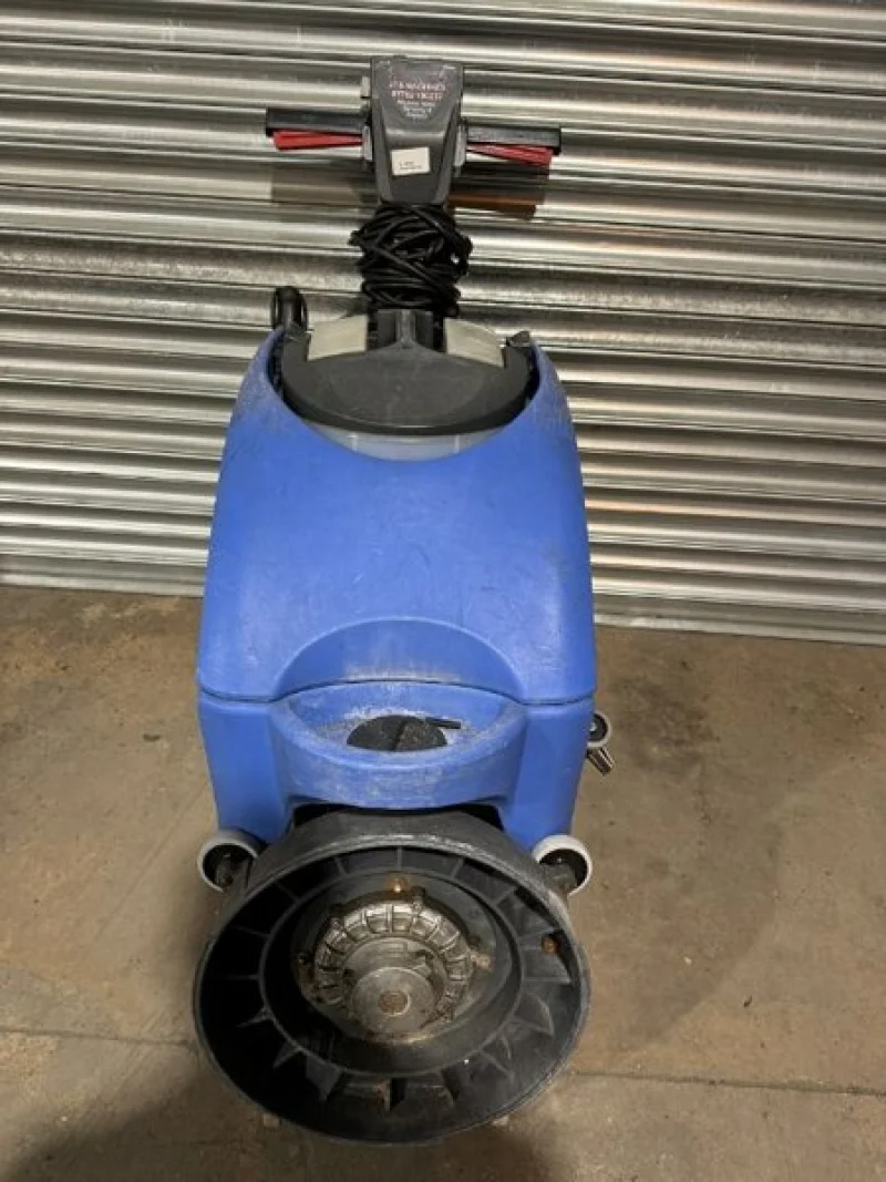 JPS Chartered Surveyors - Mixed Insolvency Auction: Compressors, Wood Chipper, Tools, Ladders, Vacuum Cleaners, Plastic Rolls, Storage Containers & Much More - Auction Image 3