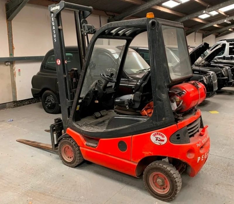 Lambert Smith Hampton - Southampton - Garage Equipment, Forklift, Compressor, Petrol Engines, Stock, Motor Vehicles, etc - Auction Image 2