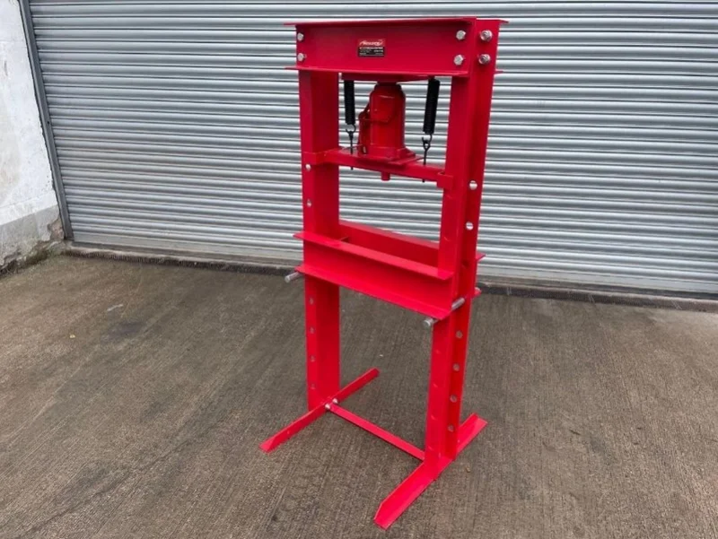 Gavel Auctioneers Ltd - 4no. 2022 Totalkare T8AC Column Lifts & Garage Equipment Auction - Auction Image 3