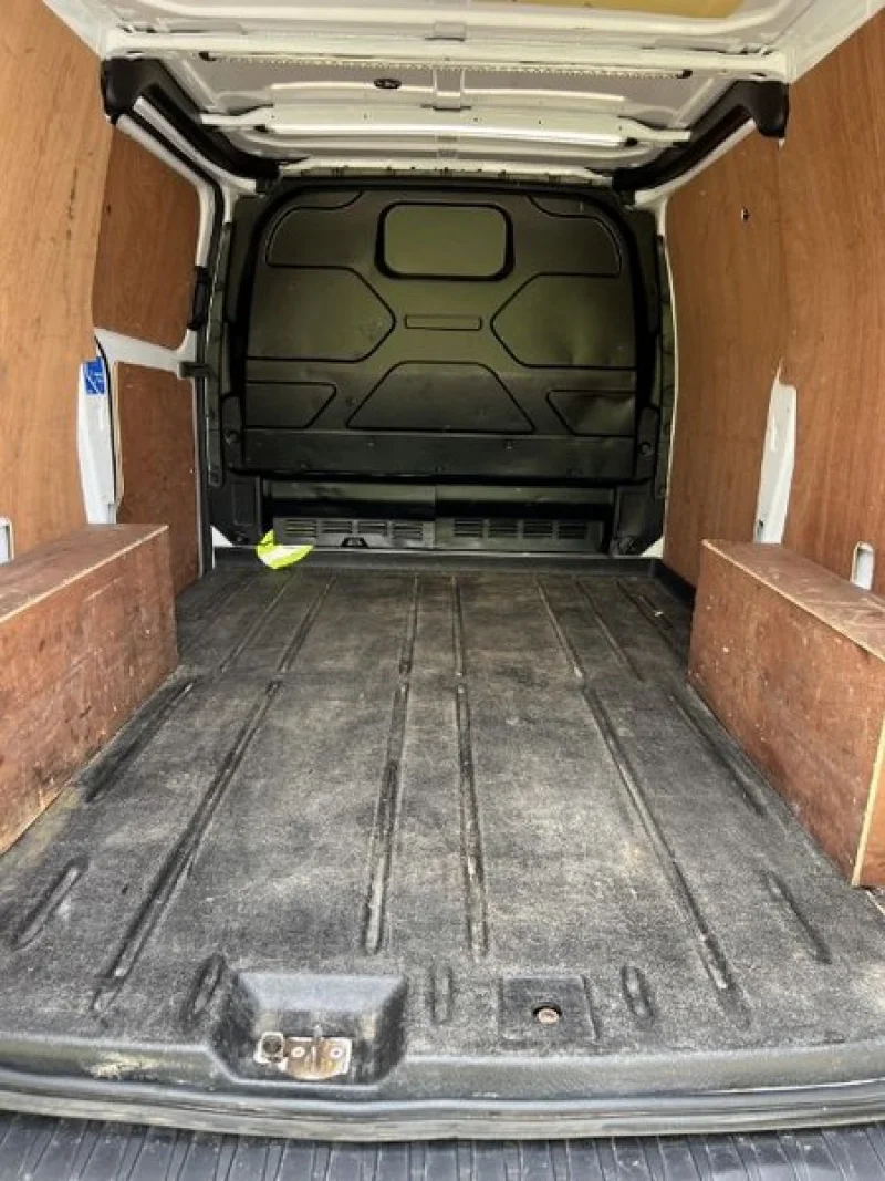 Gavel Auctioneers Ltd - 2022 Ford Transit Custom Van Auction & 2017 Ford Transit 230 Crew Cab Van - Auction Image 3