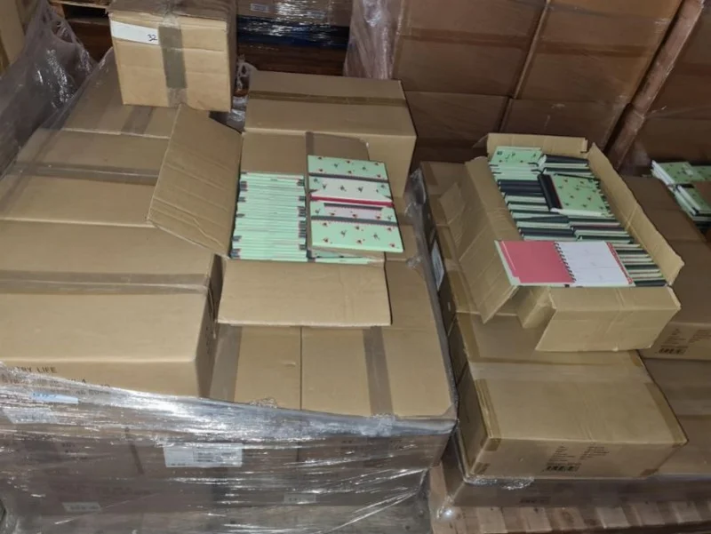 JPS Chartered Surveyors - Robert Fredericks Premium Stationery Auction - Writing Sets/Envelopes, Note Card Sets, Address Books, Gift Wrap, Desk Pads and more - Auction Image 4