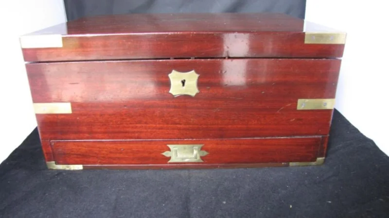 William George - Collective Auction - Antiques, Jewellery & Collectables - Auction Image 4