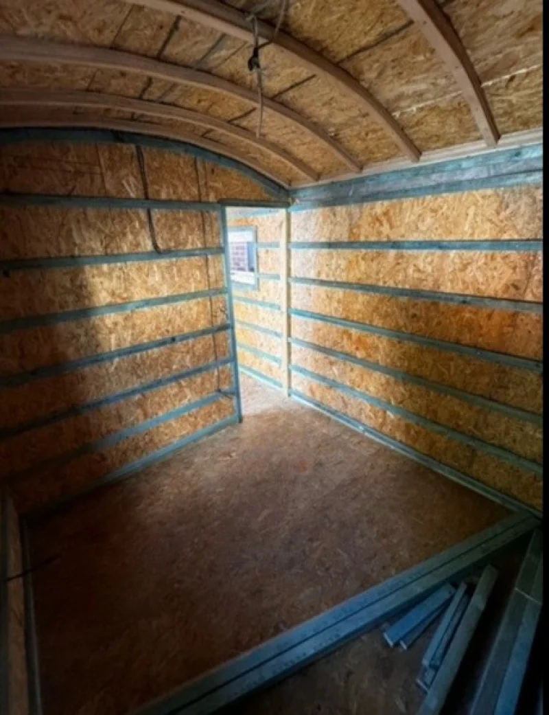 BPI Auctions - Large Bespoke Shepherds Hut 7.6m x 2.9m x 3.5m High Auction - Auction Image 4