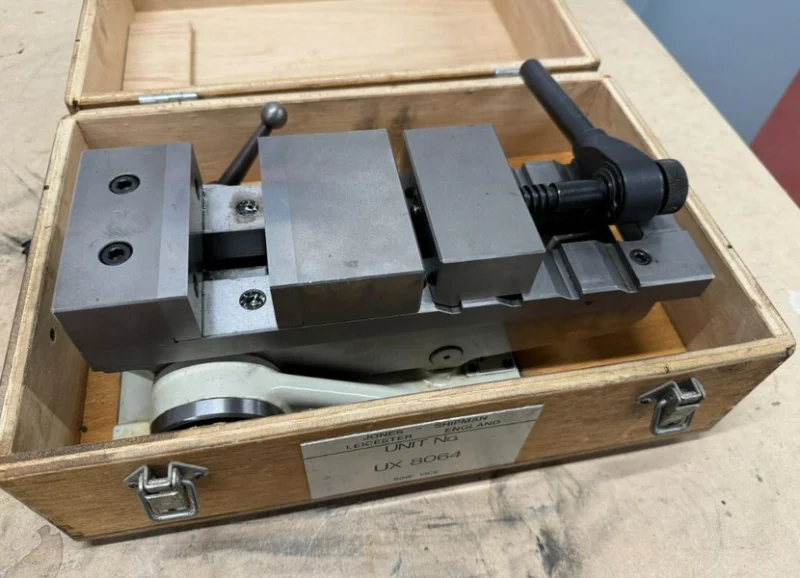 BPI Auctions - Welding Equipment, Blacksmiths Tools, Benches, Glazing Ovens, Vices & more Auction - Auction Image 4
