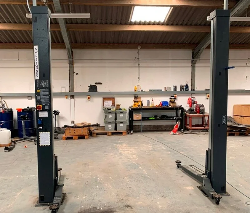 Lambert Smith Hampton - Southampton - Garage Equipment, Forklift, Compressor, Petrol Engines, Stock, Motor Vehicles, etc - Auction Image 3