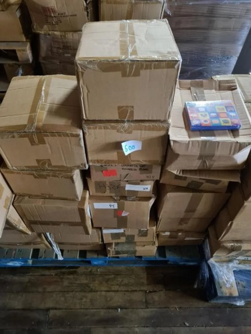 JPS Chartered Surveyors - Robert Fredericks Premium Stationery Auction - Writing Sets/Envelopes, Note Card Sets, Address Books, Gift Wrap, Desk Pads and more - Auction Image 5